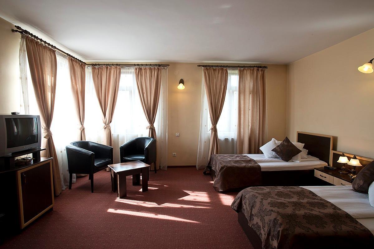 Pensiunea Ambient Braşov Esterno foto